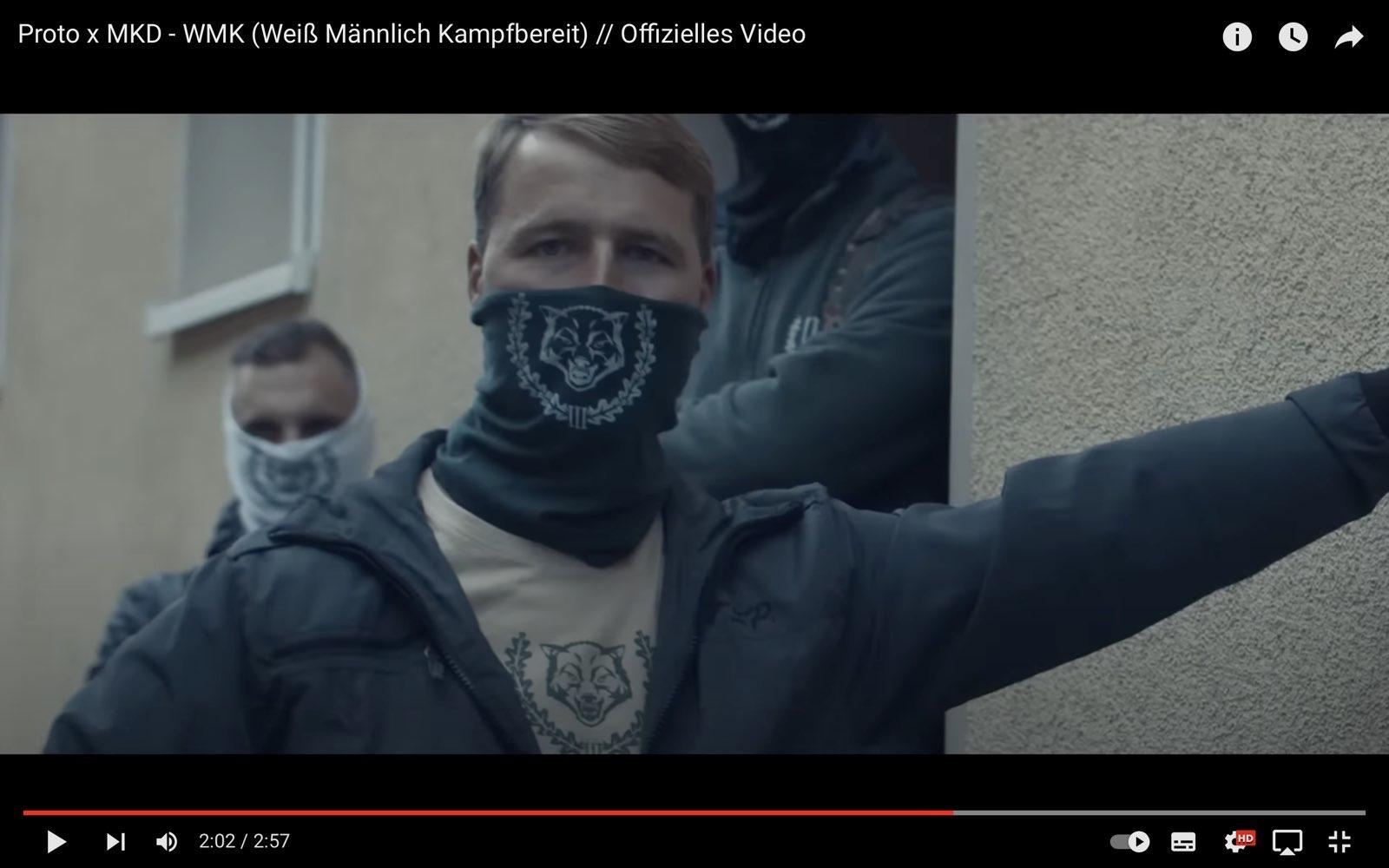 Torsten Rakow im Video zu Weiß, Männlich, Kampfbereit.